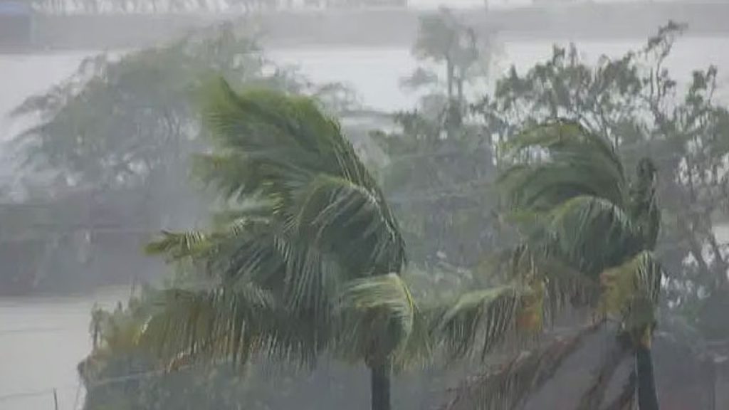 দক্ষিণের ৭ অঞ্চলে ৪৫–৬০ কিমি বেগে ঝোড়ো হাওয়ার শঙ্কা