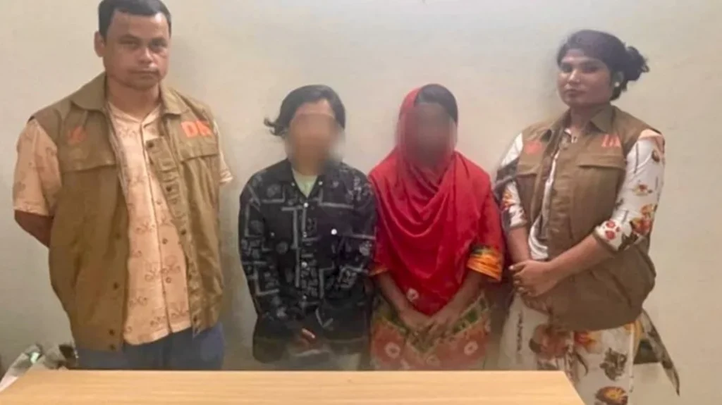 সাড়ে ৪ লাখ টাকার জাল নোটসহ দুই তরুণী আটক