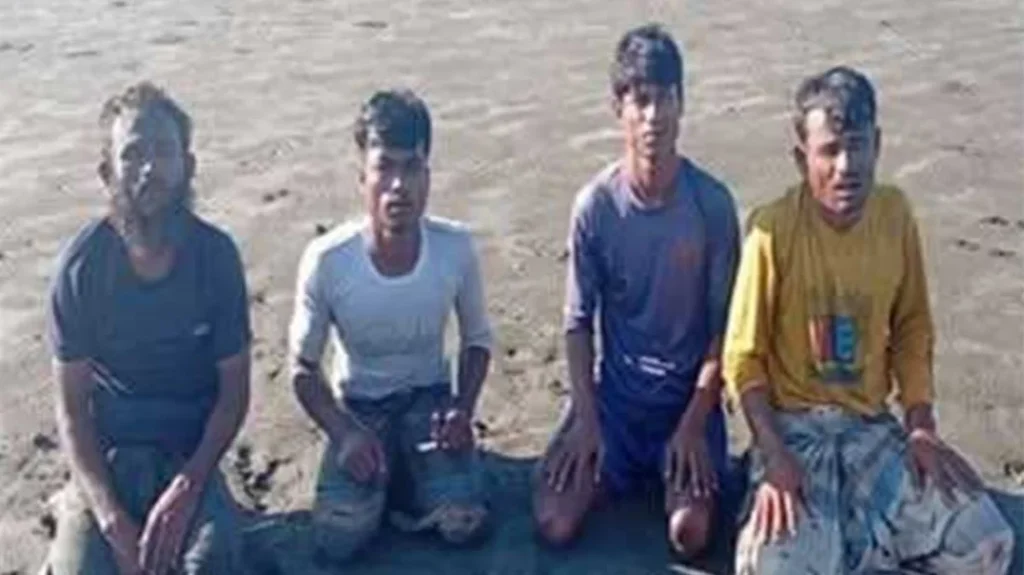 নাফনদী থেকে নৌকাসহ ৪ জেলেকে ধরে নিয়ে গেছে আরাকান আর্মি