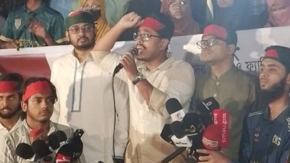 ইন্টেরিমের কারণে হাসিনা ও দোসররা গর্ত থেকে ষড়যন্ত্র করছে– ডাকসু ভিপি