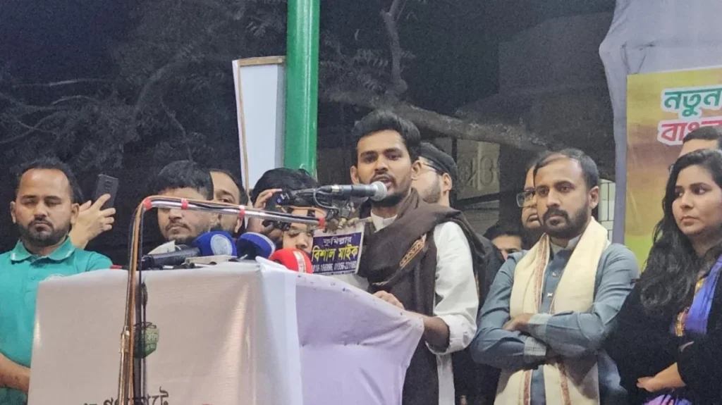 বিএনপি ফ্যামেলি কার্ড দেওয়ার নামে বিভ্রান্তি ছড়াচ্ছে আসিফ মাহমুদ